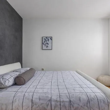 Danica Apartment *